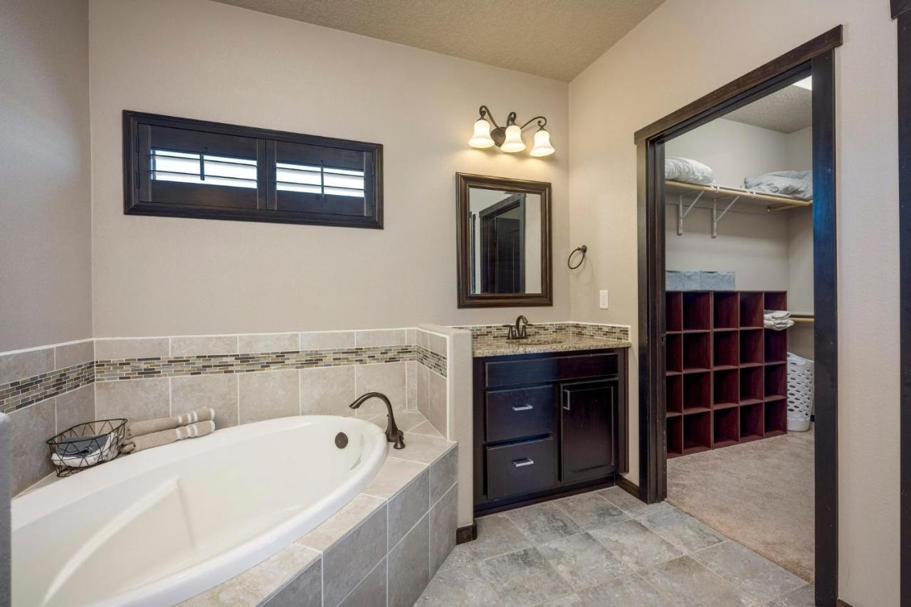 Turtleback Oasis - Minutes To Lake, Hot Springs, Golf - Luxurious, Spacious And Equipped Elephant Butte 외부 사진
