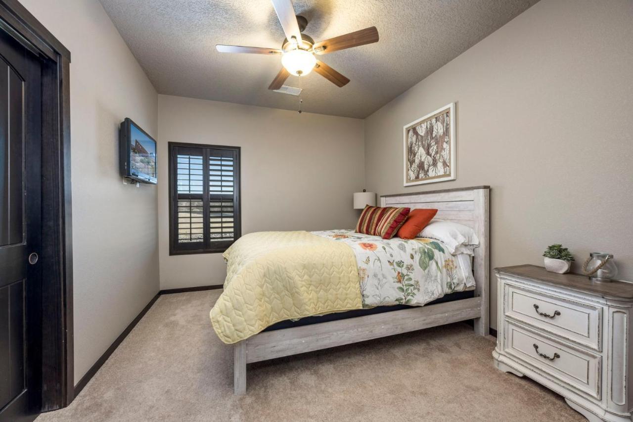 Turtleback Oasis - Minutes To Lake, Hot Springs, Golf - Luxurious, Spacious And Equipped Elephant Butte 외부 사진